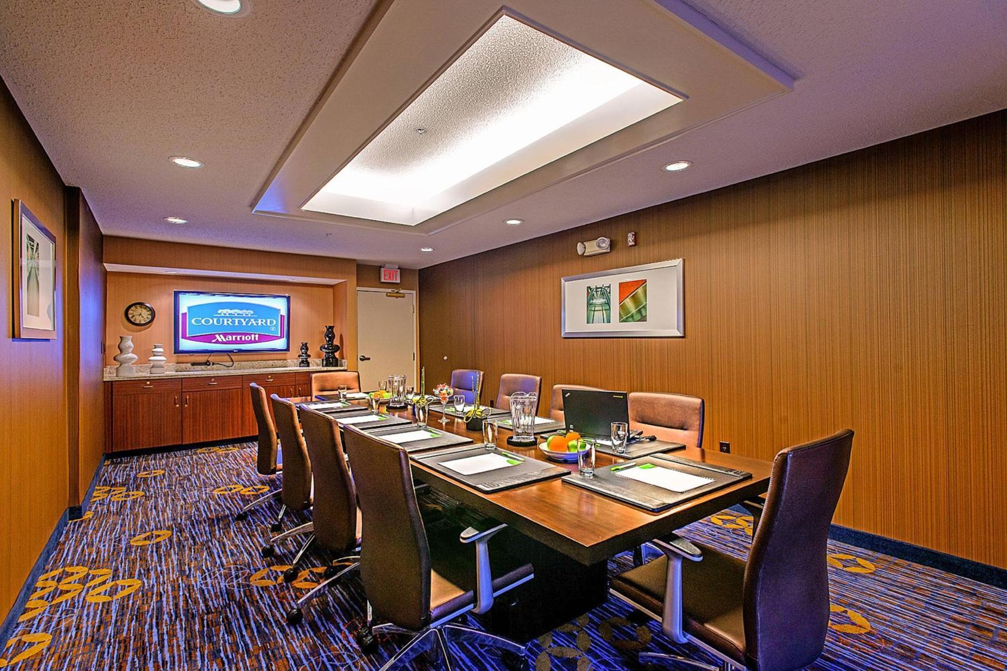 Hotel Courtyard By Marriott Frederick Business foto