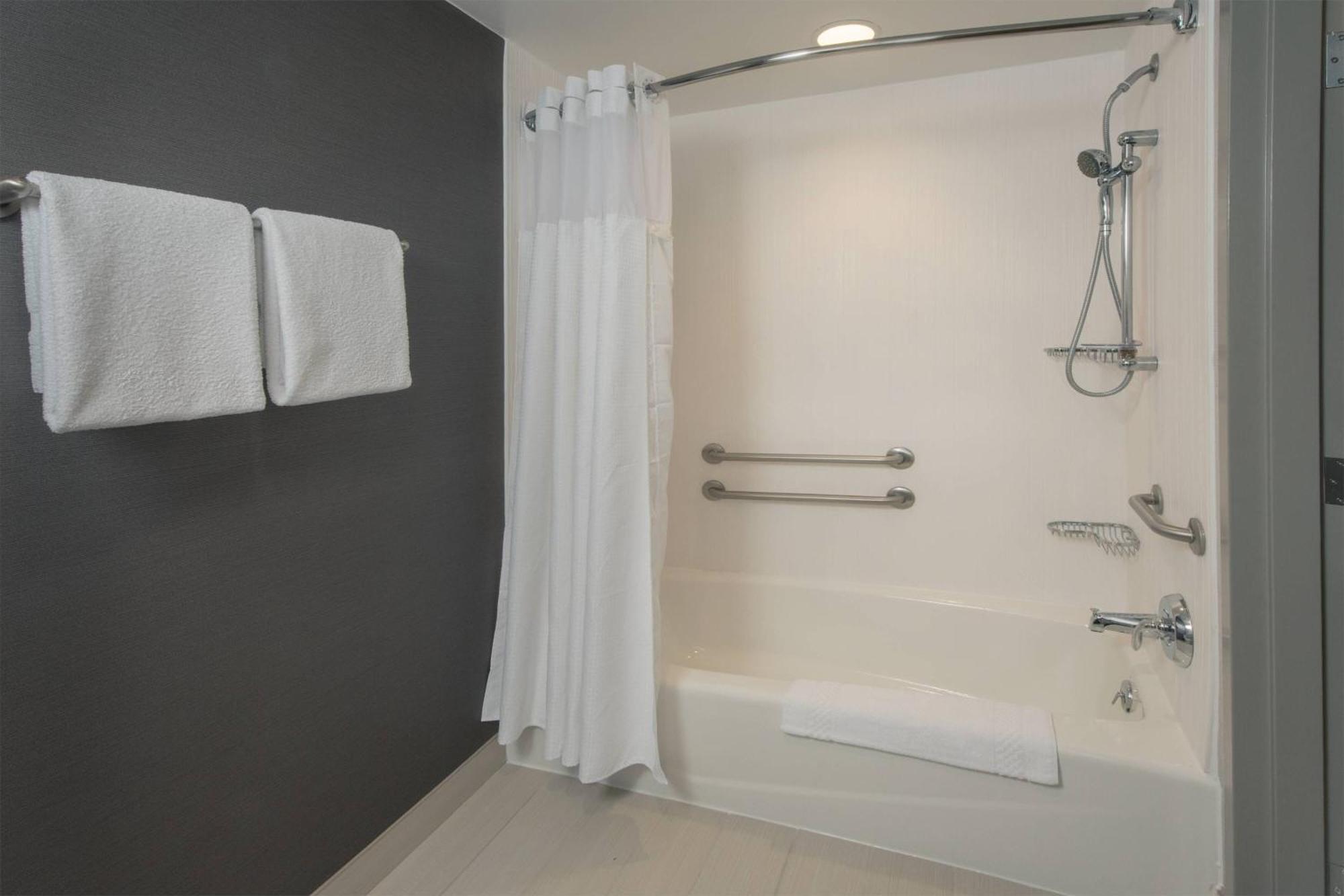 Hotel Courtyard By Marriott Frederick Exterior foto
