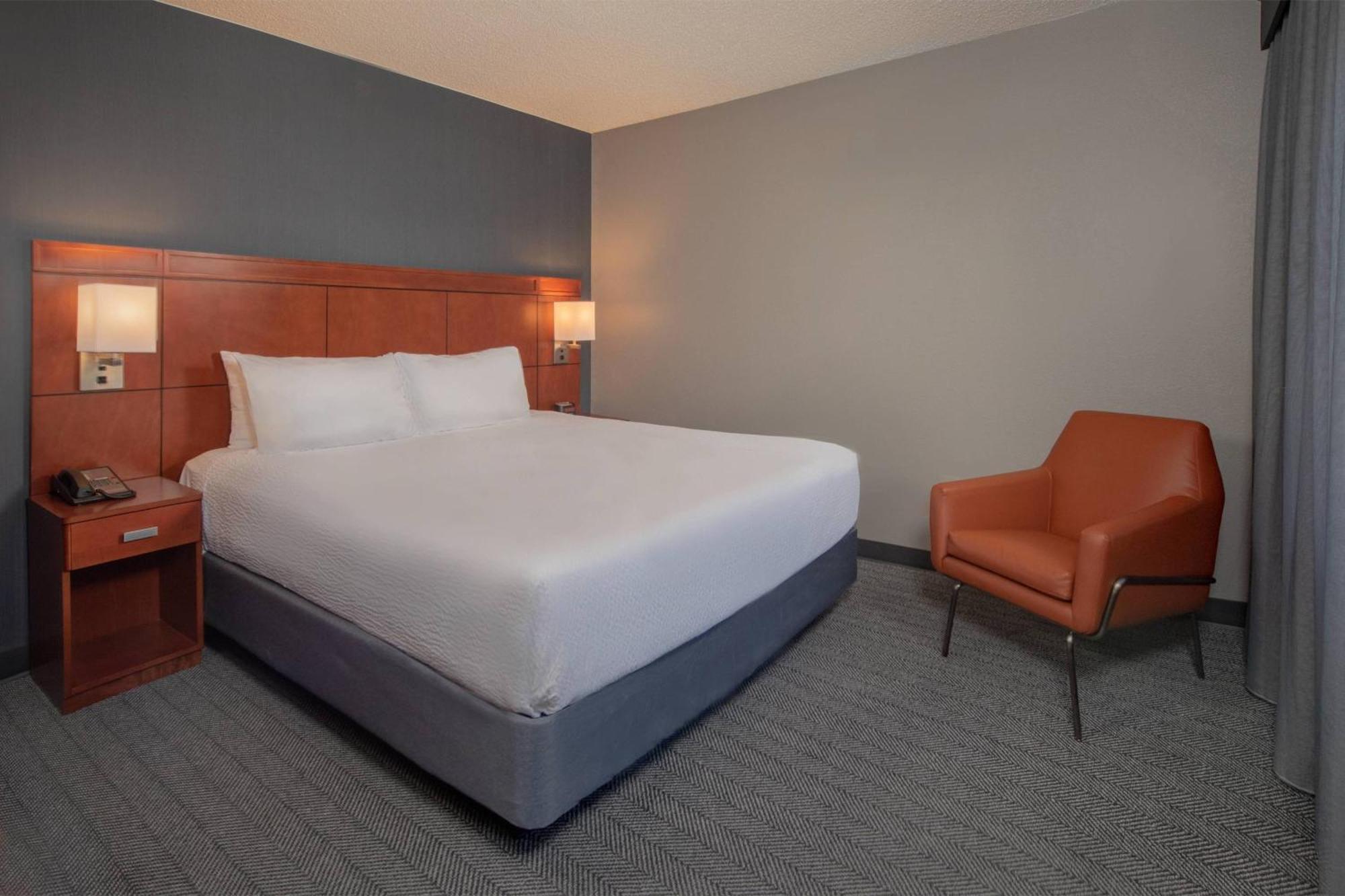 Hotel Courtyard By Marriott Frederick Exterior foto
